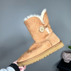 Ugg bailey button boots